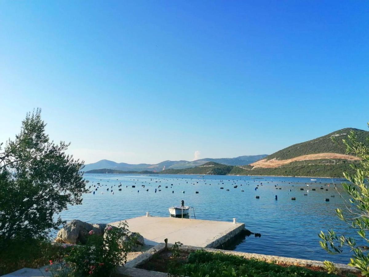 Holiday Home Blue Dream Putnikovic Bagian luar foto