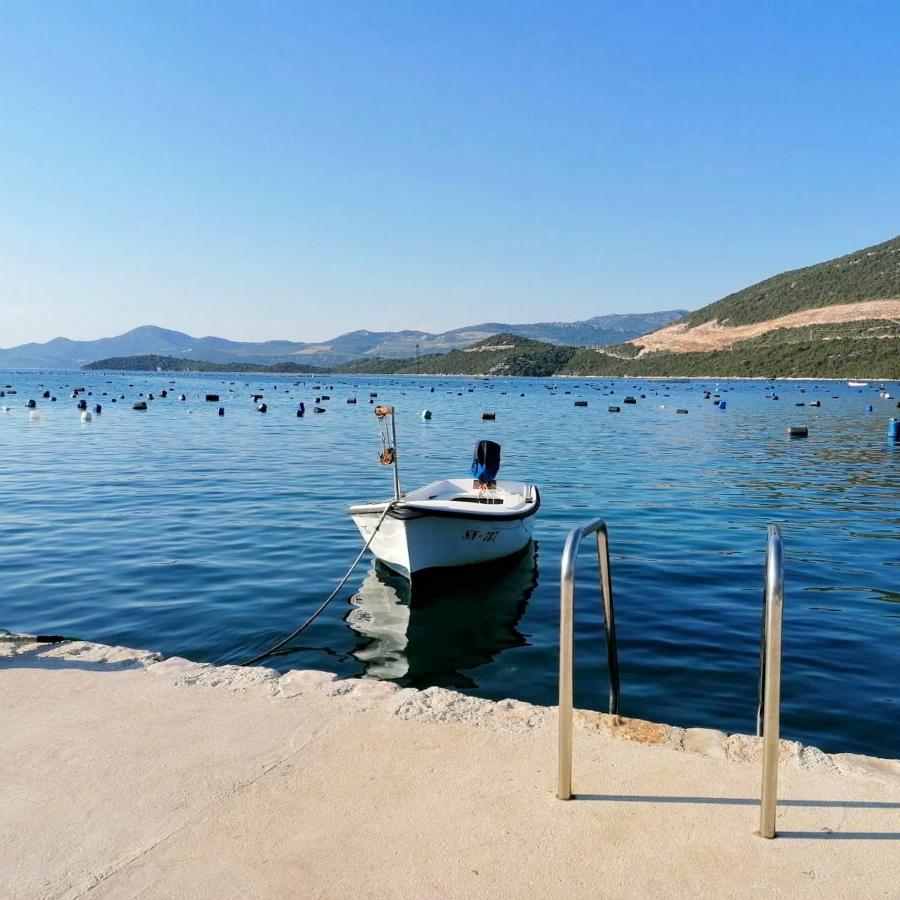 Holiday Home Blue Dream Putnikovic Bagian luar foto